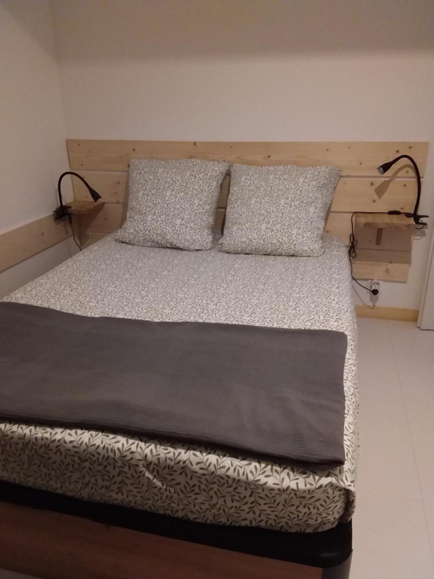 Appartement Dans Maison De Village Crots Exteriér fotografie